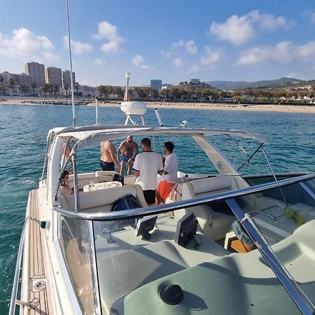 Cozy yacht lodge in Barcelona Sant Adria de Besos Exterior foto